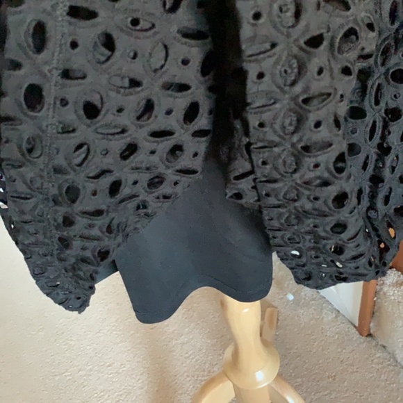 Ellen Tracy black belted eyelet dress with lining - Picture 6 of 10